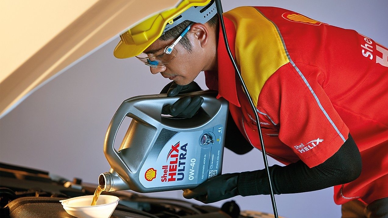 Assistant Shell aidant le client